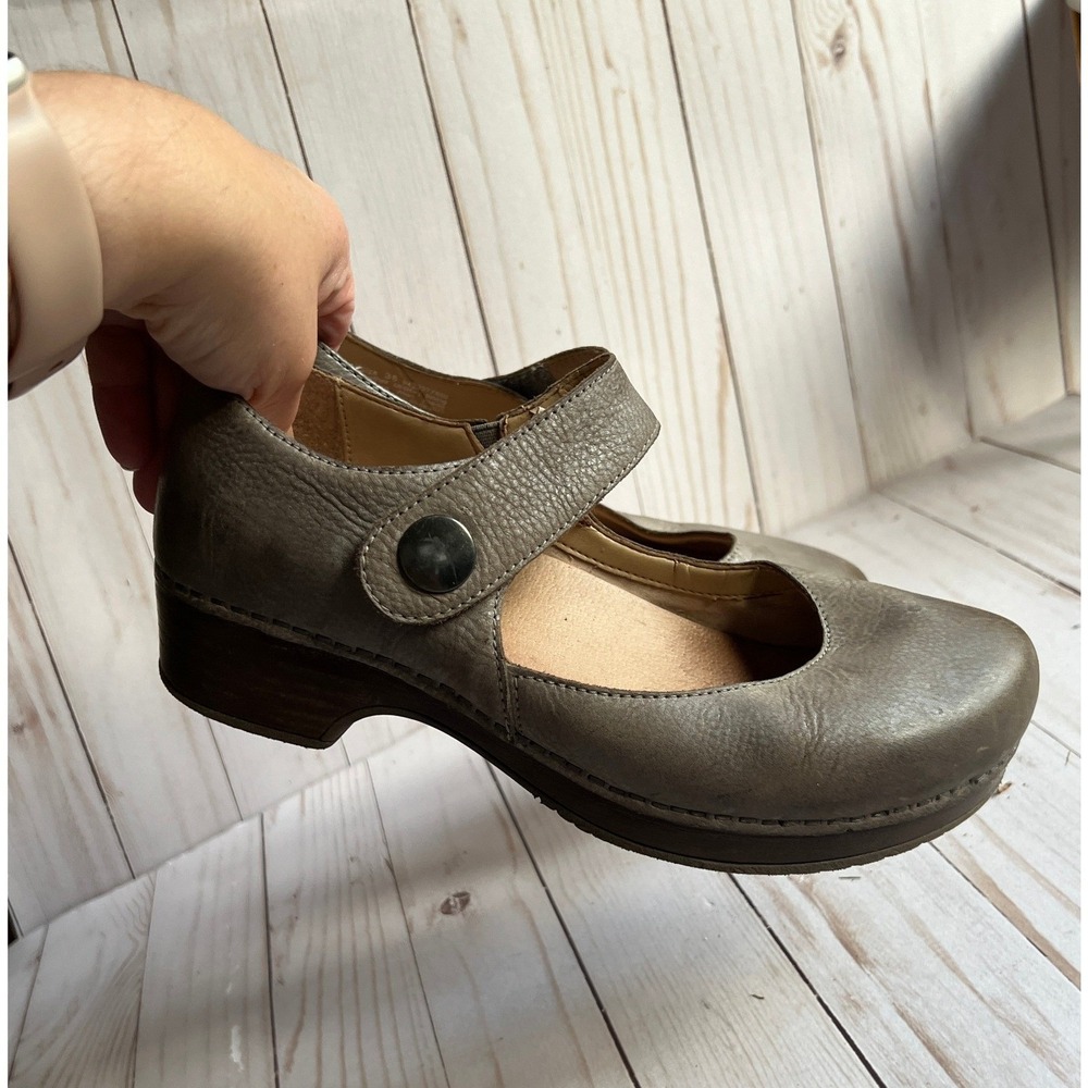 Dansko Beatrice Mary Jane Clogs 38 Pewter Metallic Distressed Leather Boho Fall